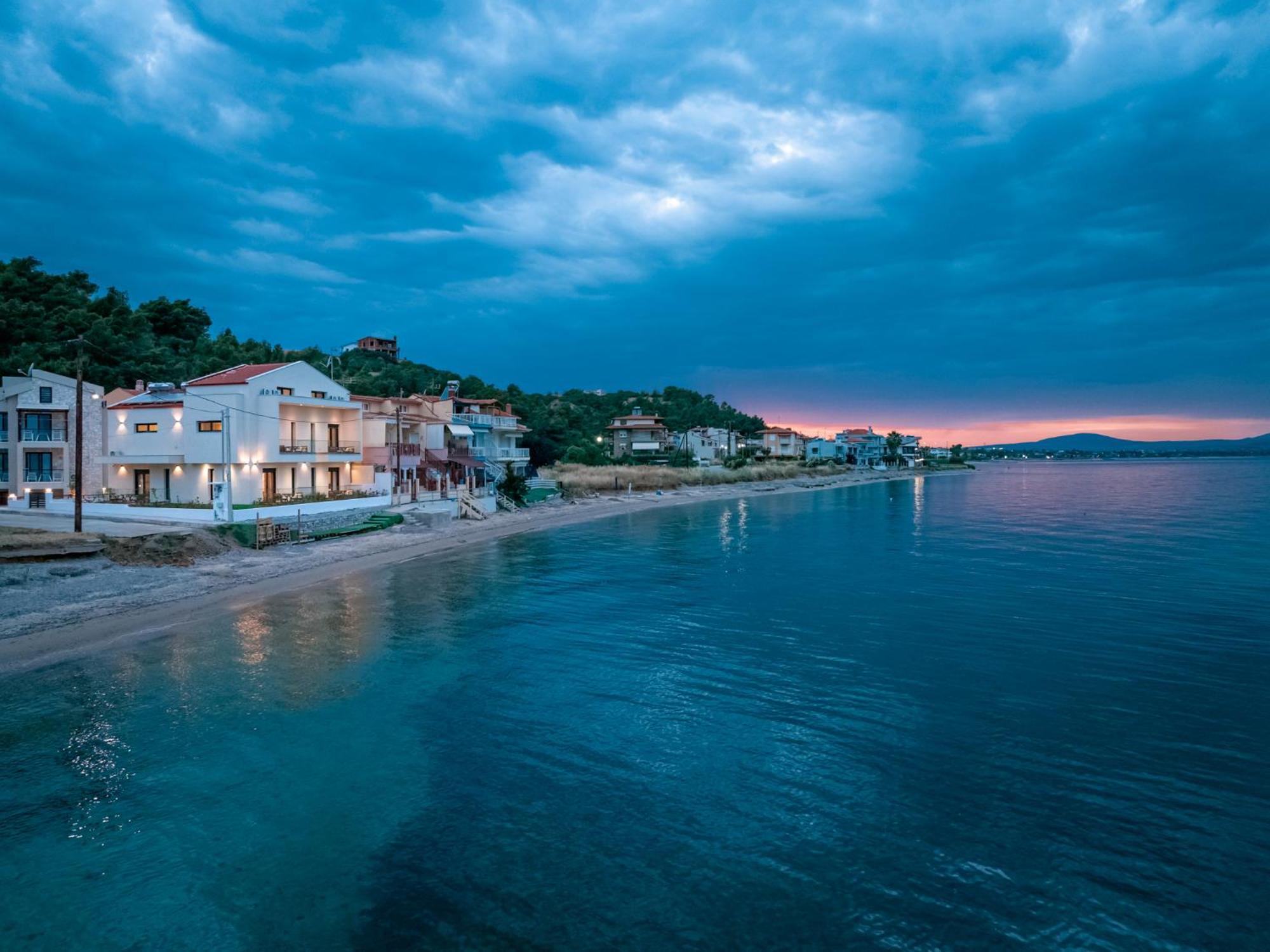 Azzurro E Verde By Rentalspro - Nea Potidaia Halkidiki Неа-Потидеа Экстерьер фото